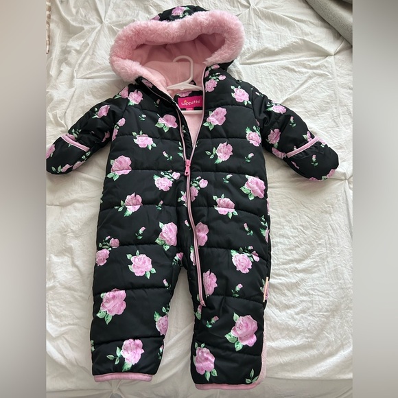 Wippette Black and Pink Rose Print Quilted Pram 6/9 months - Picture 4 of 4